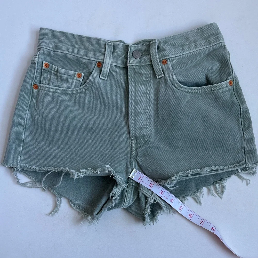 Levi’s Dusty Lily Pad Raw Hem Buttonfly Denim Jean Shorts Olive Green Size 27